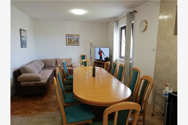 Apartment A4, for 12 persons