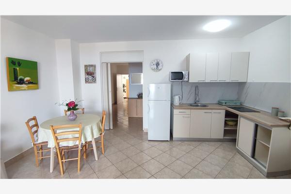 Apartment A4, for 4 persons