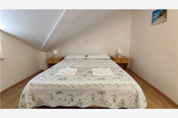 Apartment A5, for 4 persons