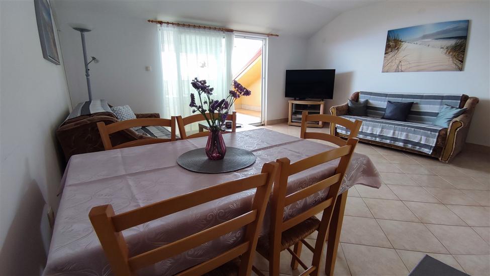 Apartment A6, for 4 persons