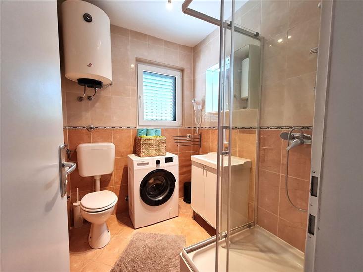 Apartment A5, for 6 persons