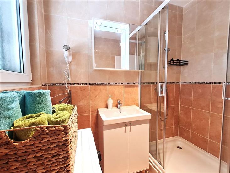 Apartment A5, for 6 persons