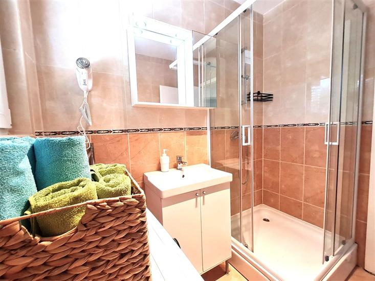 Apartment A5, for 6 persons