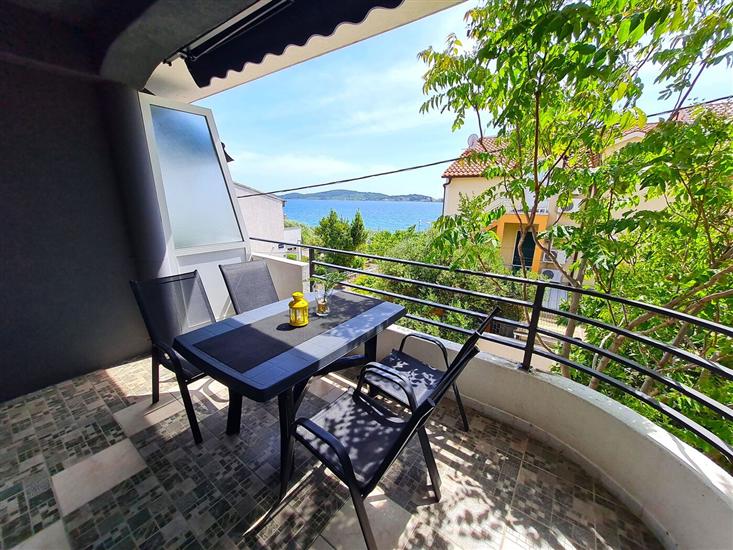 Apartment A6, for 4 persons