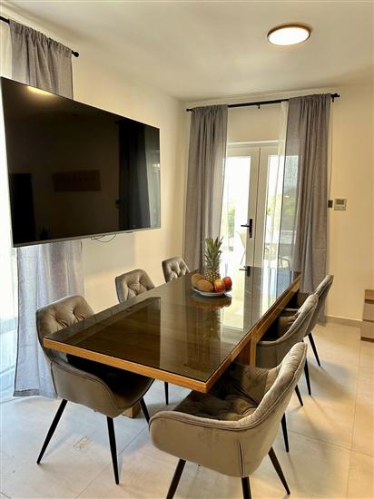 House K1, for 12 persons