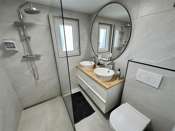 House K1, for 12 persons