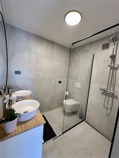 House K1, for 12 persons