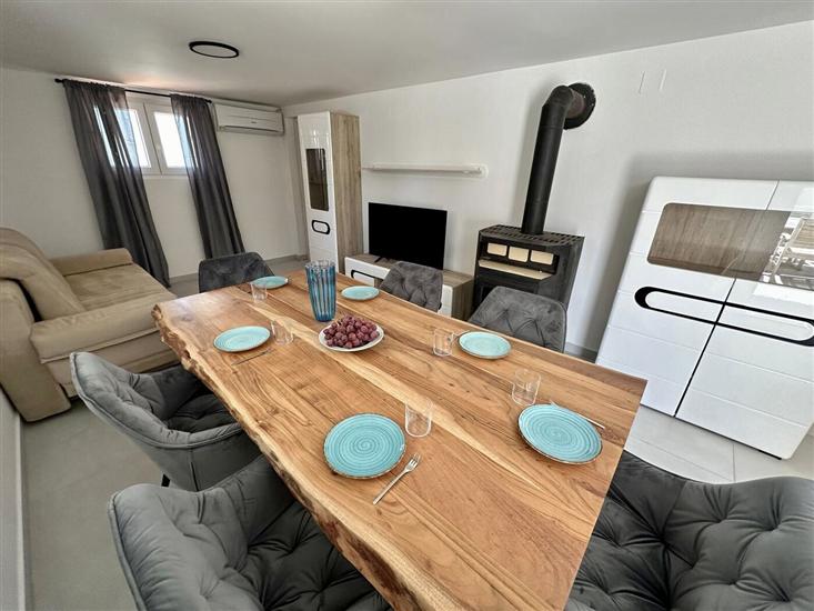 House K1, for 12 persons