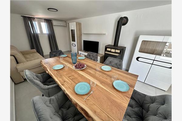 House K1, for 12 persons