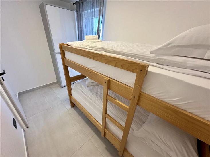 House K1, for 12 persons