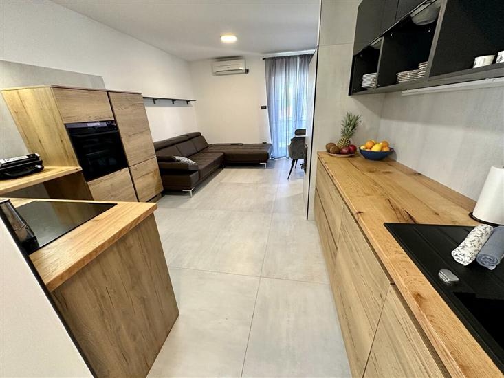 House K1, for 12 persons