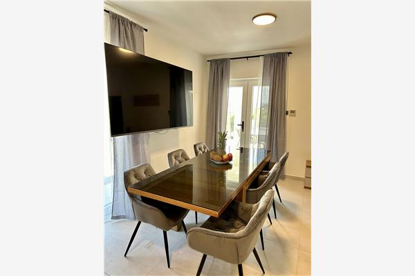 House K1, for 12 persons