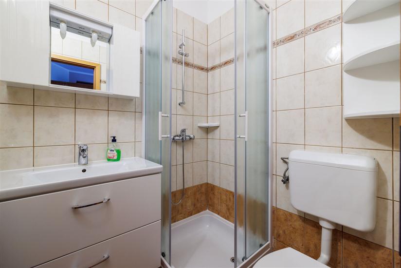 Apartment A1, for 5 persons