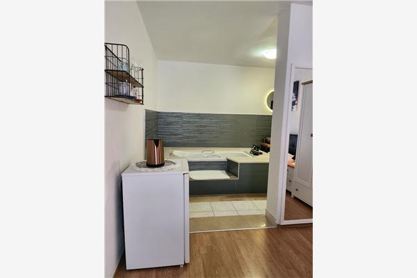 Room S1, for 2 persons