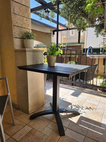 Room S1, for 2 persons