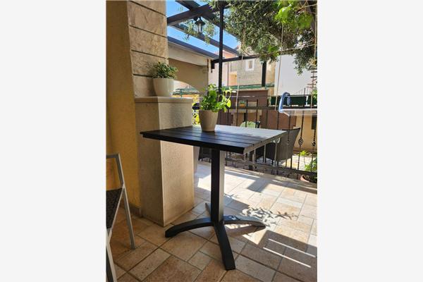 Room S1, for 2 persons