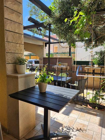 Room S1, for 2 persons