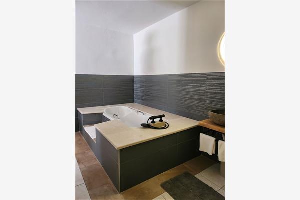 Room S1, for 2 persons