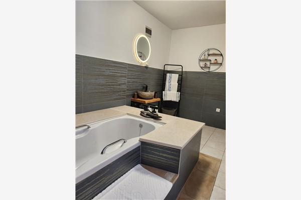 Room S1, for 2 persons