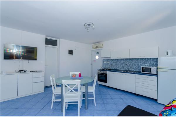 Apartment A1, for 5 persons