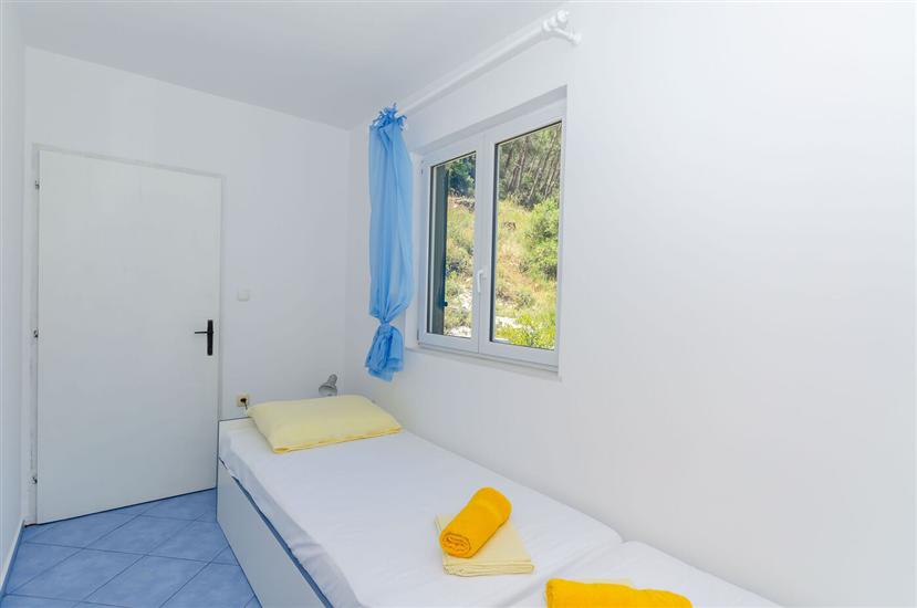 Apartment A1, for 5 persons