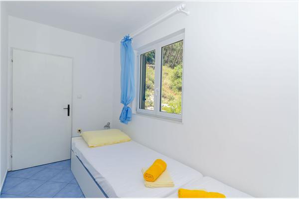 Apartment A1, for 5 persons