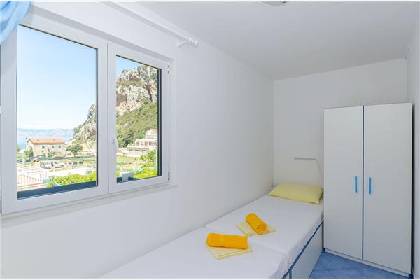 Apartment A1, for 5 persons