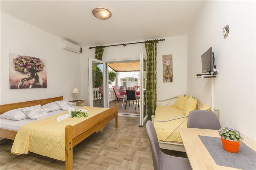 Apartment A1, for 3 persons