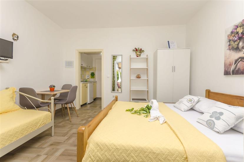 Apartment A1, for 3 persons