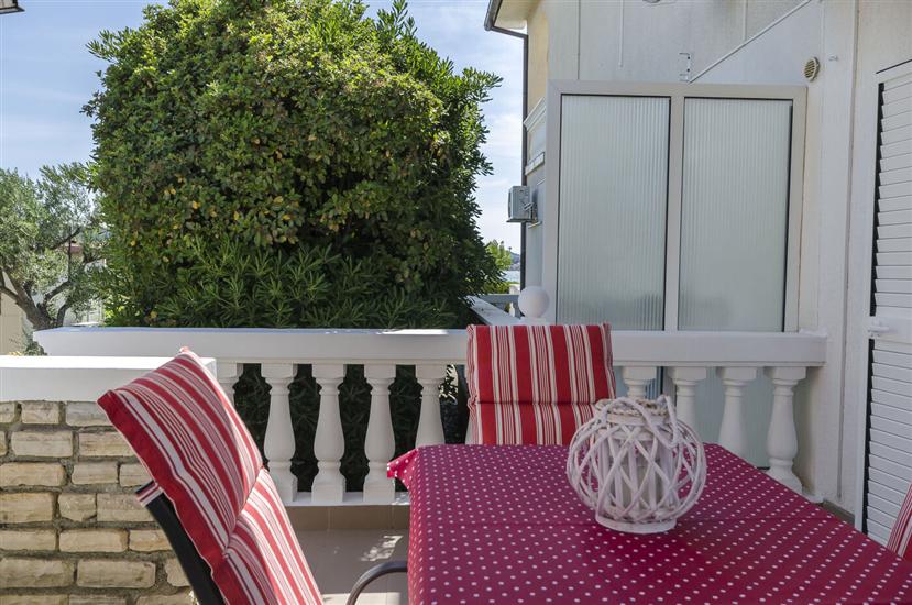 Apartment Robyn on the beach