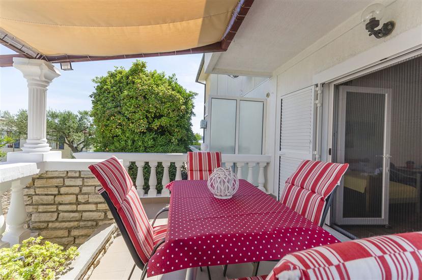 Apartment Robyn on the beach