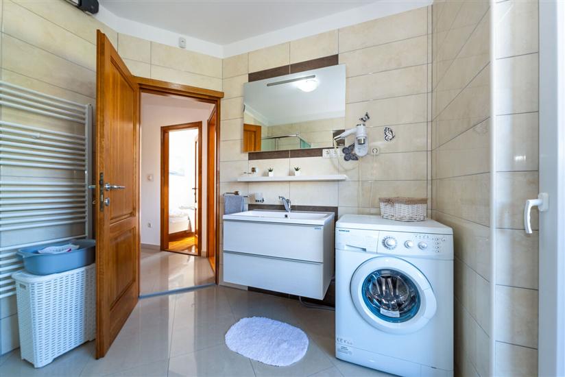 House K1, for 10 persons