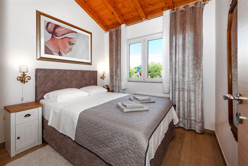 House K1, for 10 persons