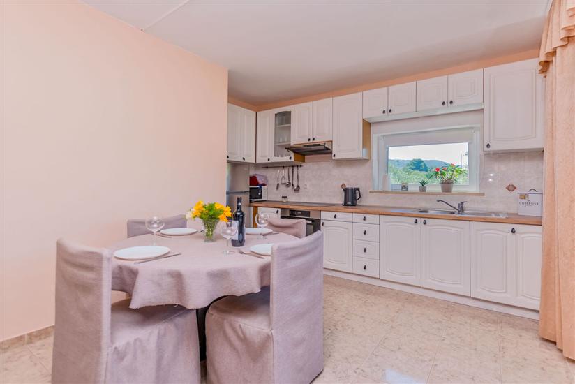 Apartment A1, for 5 persons