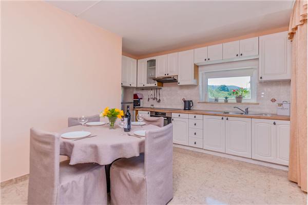 Apartment A1, for 5 persons