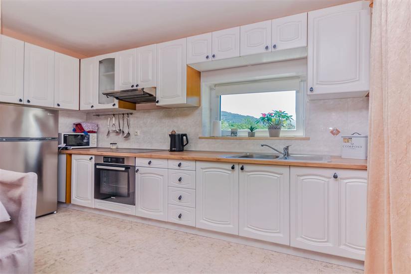 Apartment A1, for 5 persons