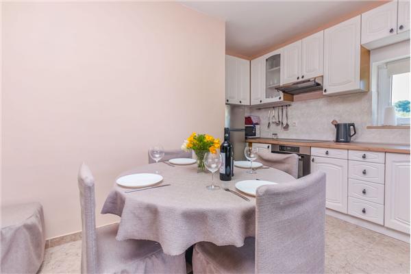 Apartment A1, for 5 persons