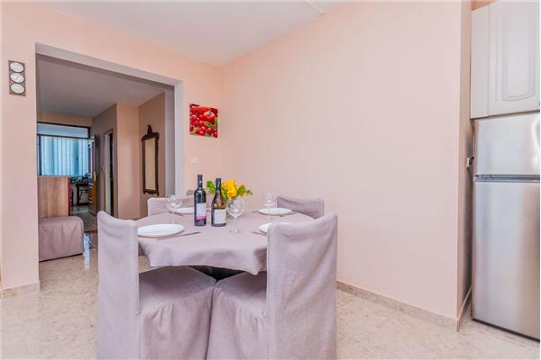 Apartment A1, for 5 persons