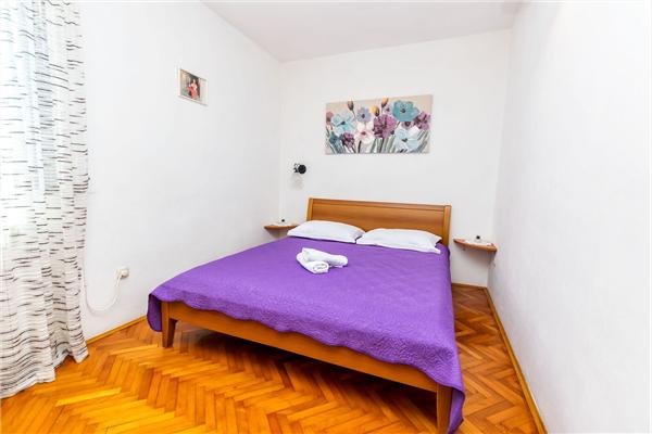 Apartment A1, for 5 persons