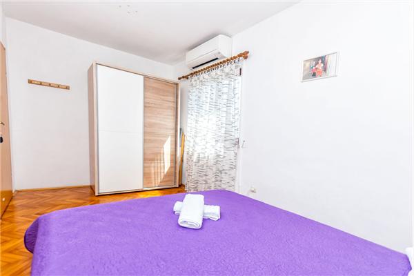 Apartment A1, for 5 persons