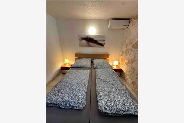 House K1, for 12 persons