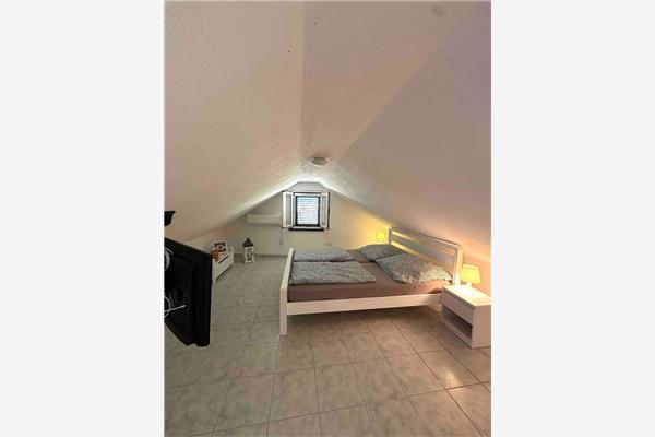 House K1, for 12 persons