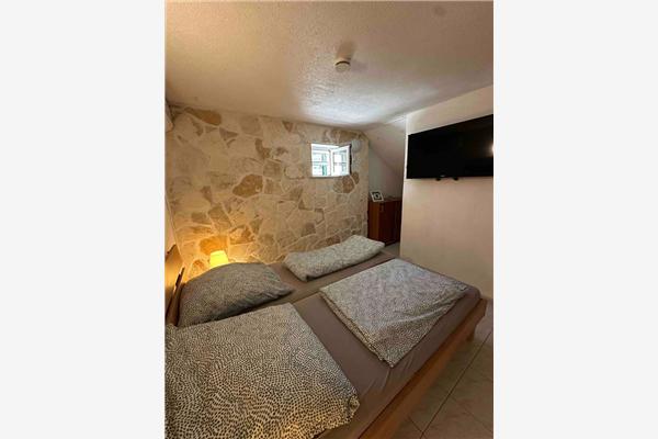 House K1, for 12 persons