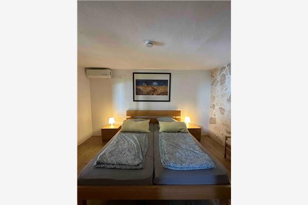 House K1, for 12 persons