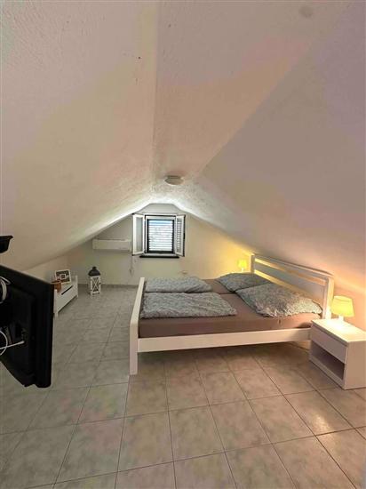 House K1, for 12 persons