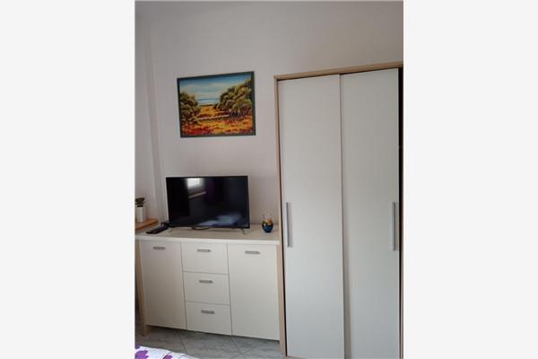 Room S1, for 2 persons