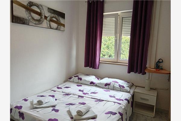 Room S1, for 2 persons