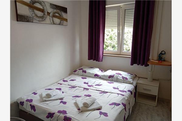 Room S1, for 2 persons