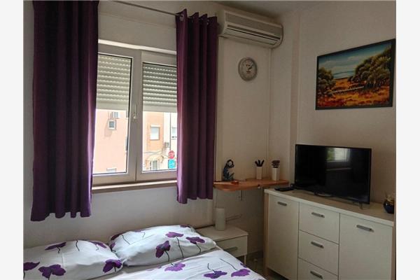 Room S1, for 2 persons