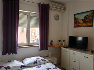 Room Nelly Umag, Size 18.00 m2, Airline distance to the sea 150 m, Airline distance to town centre 0 m